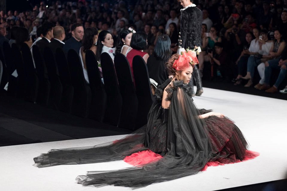 Những màn trình diễn ấn tượng ở Tuần lễ thời trang Việt Nam 2018